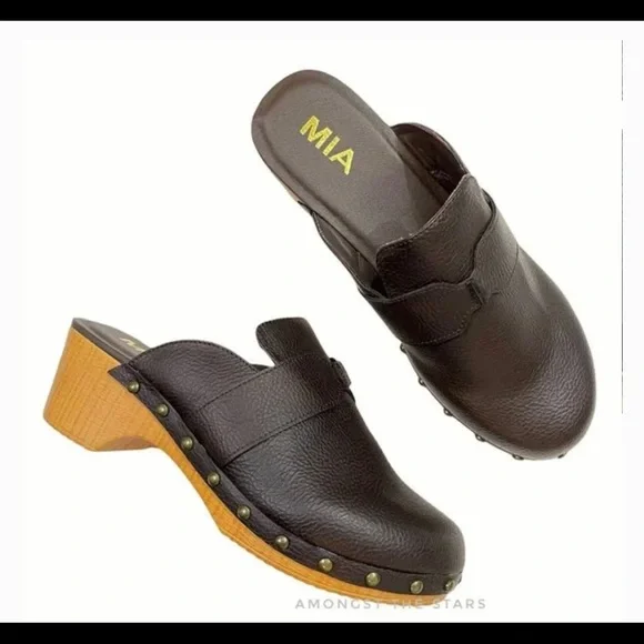MIA Daisy Brown Studded Vegan Leather Clogs Shoes NWOT Women's size 8.5 - Picture 4 of 5